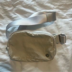 White Opal Everywhere Belt Bag 1L